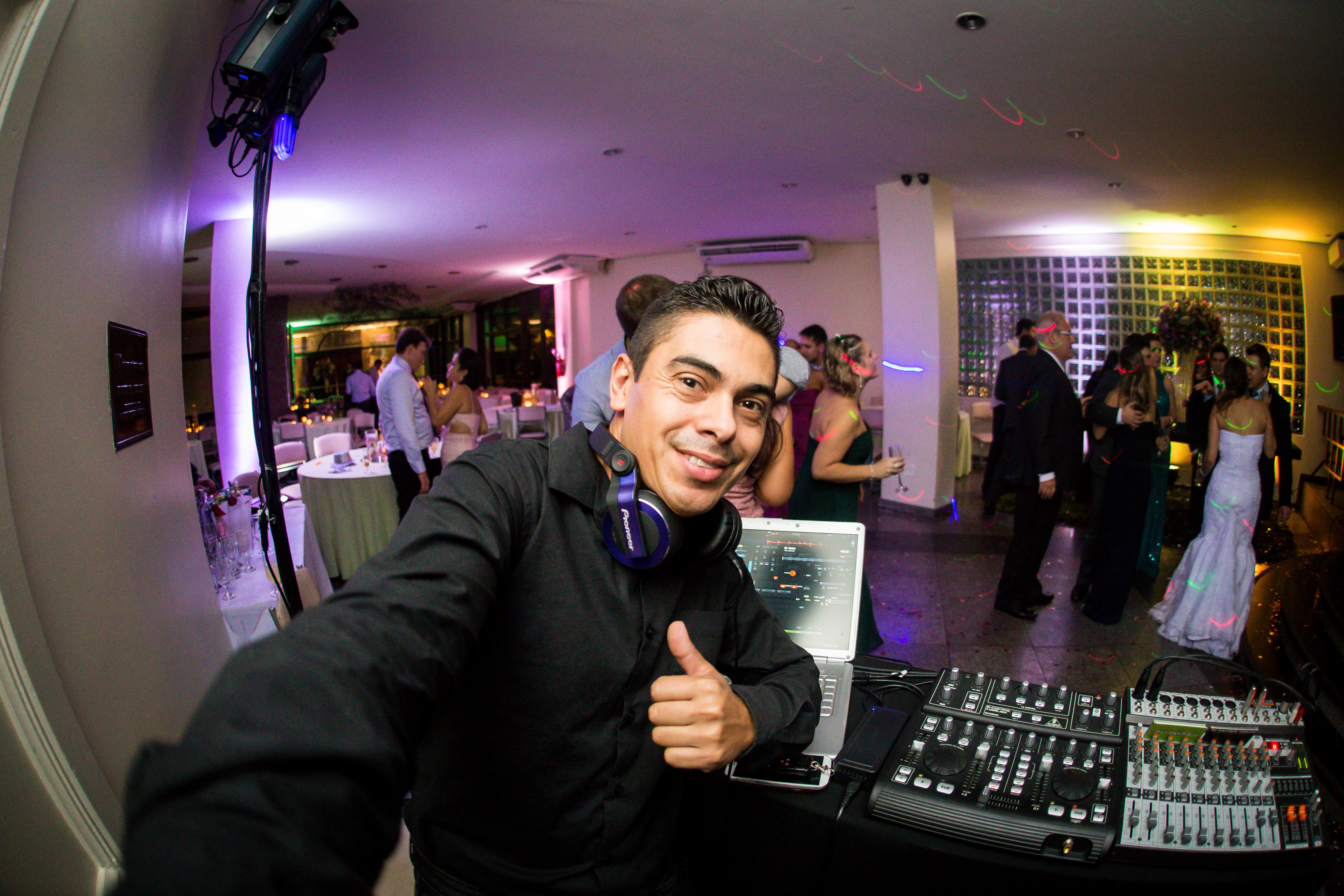 MHz Eventos | DJ, Som & Luz
