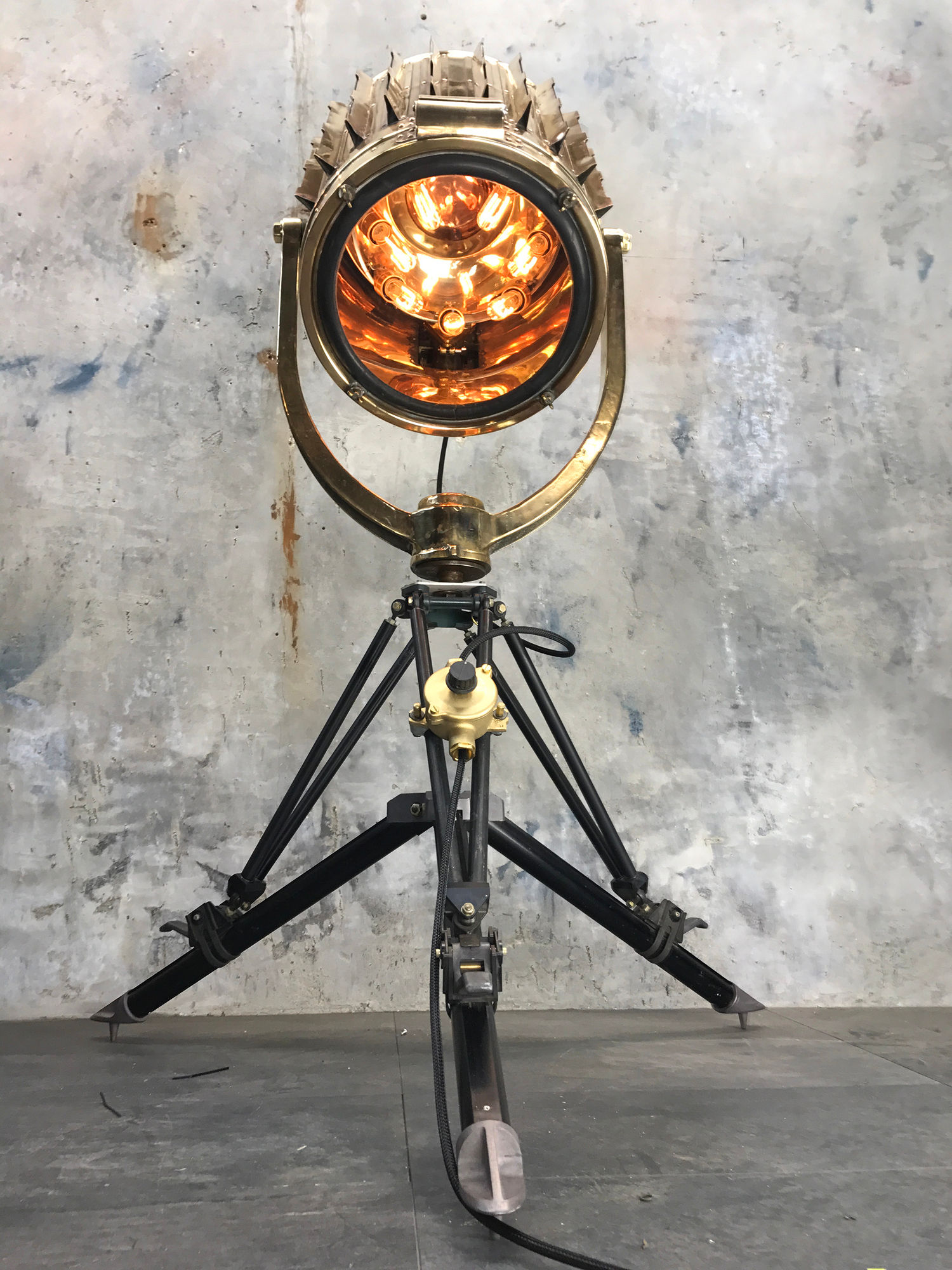 Shonan Brass Searchlight & MOD Mortar Tripod