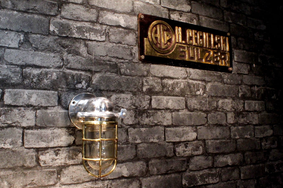Thumbnail: Aluminium & brass 90 deg wall light