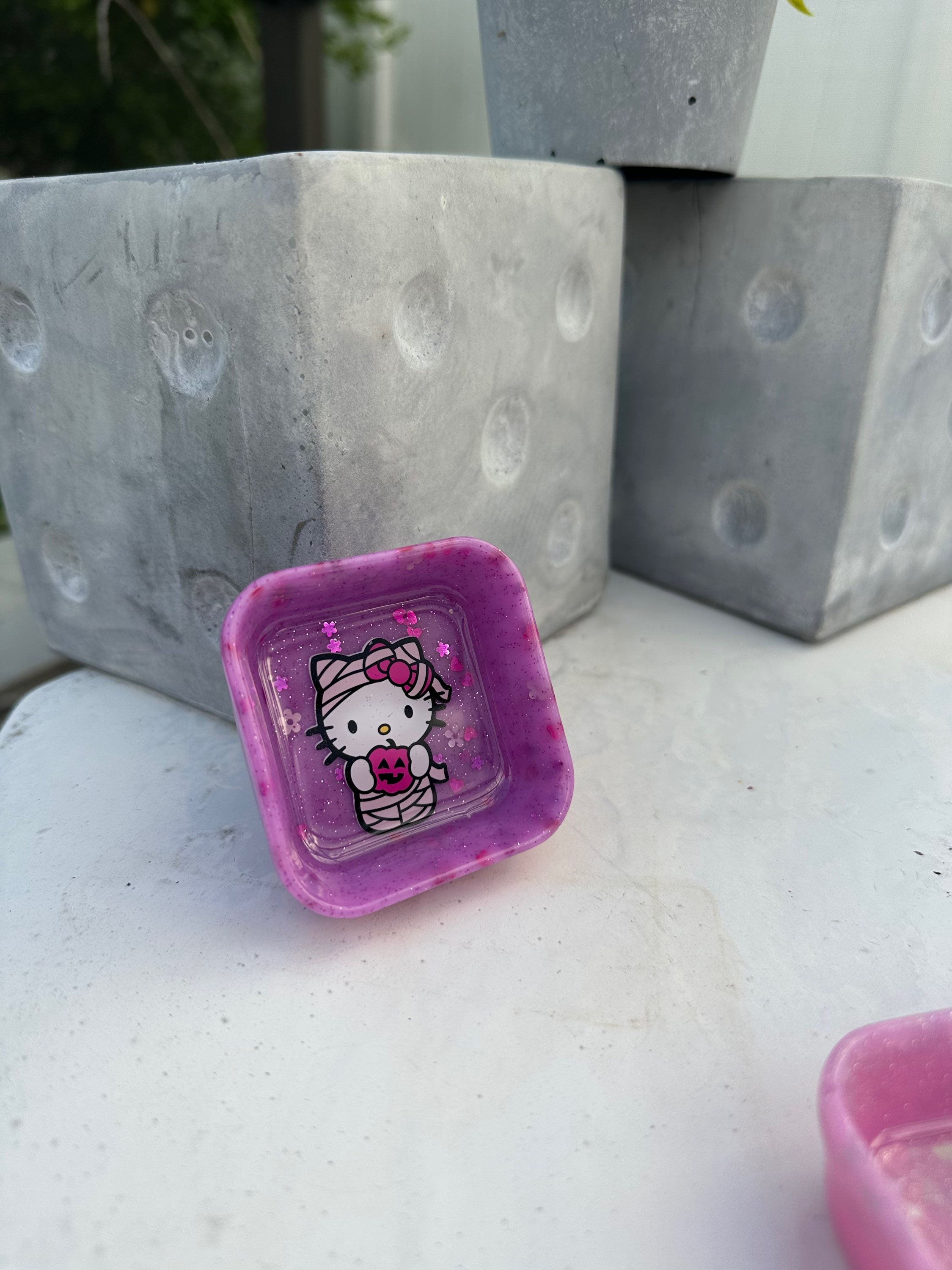 Mummy Hello Kitty Mini Ashtray