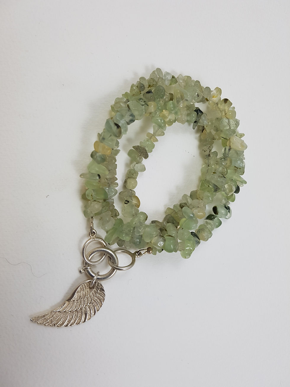 Prehnit-Edelsteinkette mit Silberflügel