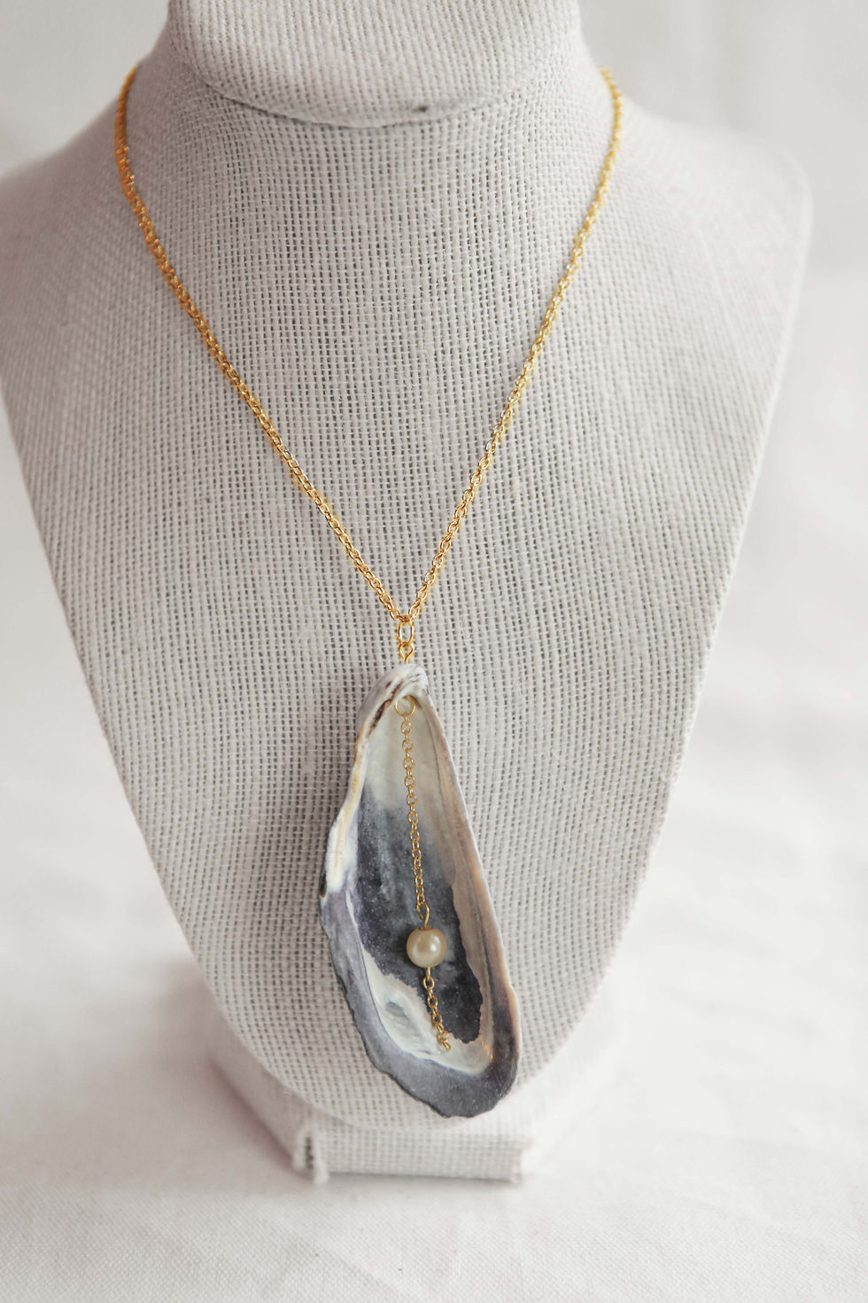 Real Muscle Shell Necklace