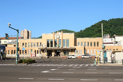 JR小樽駅から徒歩約2分とアクセスも良好です。