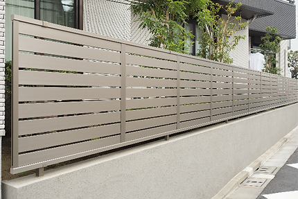 鋼製建具の施工を幅広く手掛けております。