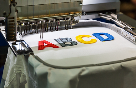 衣類への刺繍、プリント加工、木札、アクリル