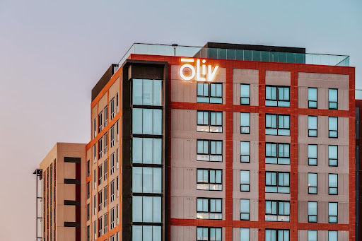 Oliv Auburn