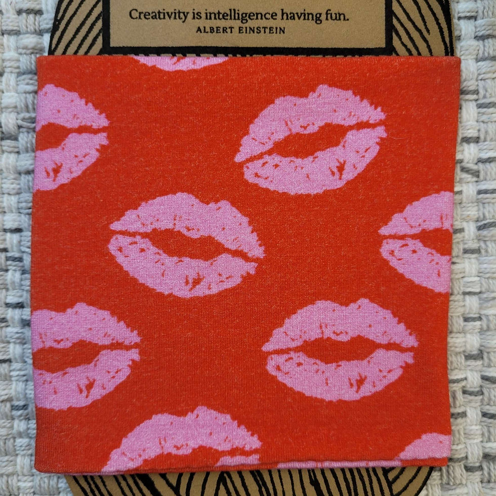 Thumbnail: Hot Lips Yarn Cozy