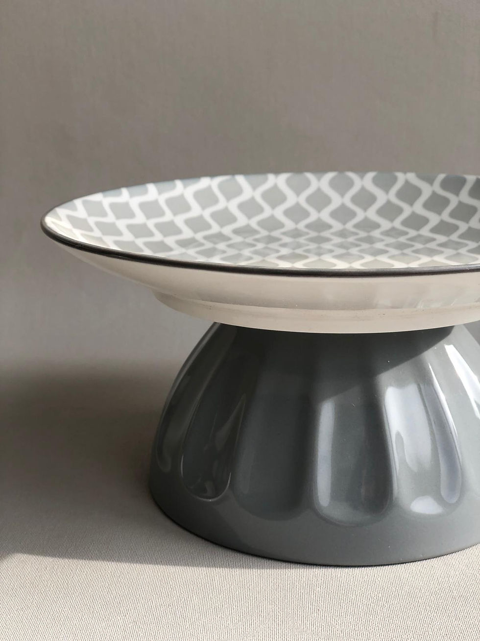 Küçük resim: Nordhus Beyaz Dalgalar Seramik Ayaklı Tabağı