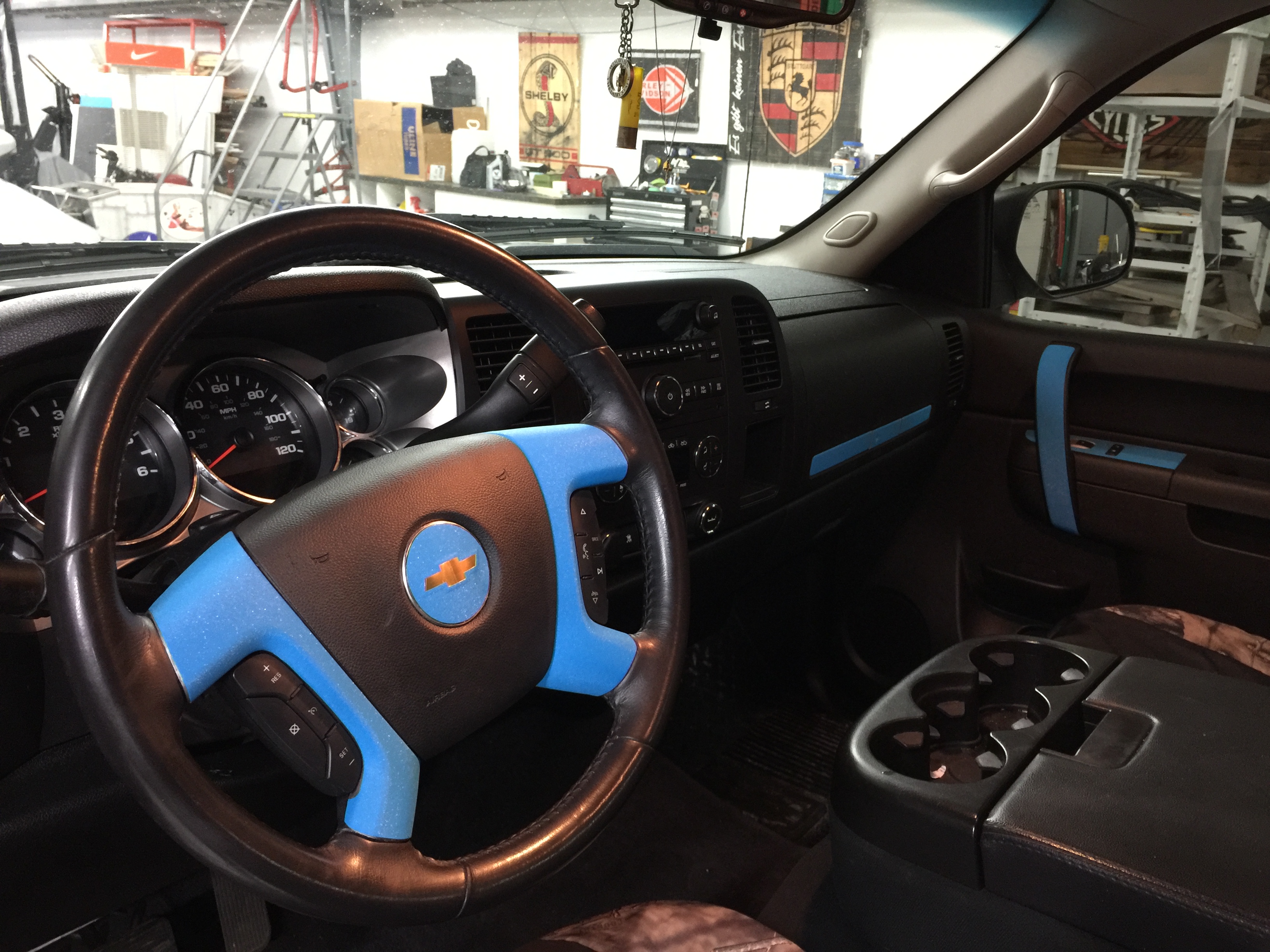 Auto Trim DESIGN Vehicle Graphics & Tint