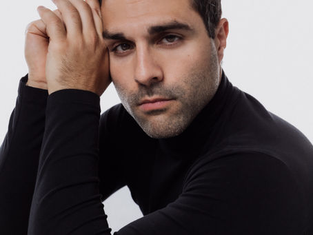 Arian Abadi fusiona culturas y emociones en su
nueva canción “Ella Me Invitó a Bailar”.