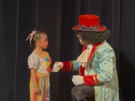 AITANA PEÑA DEBUTA EN EL TEATRO CON LA
OBRA “PAYASO”.