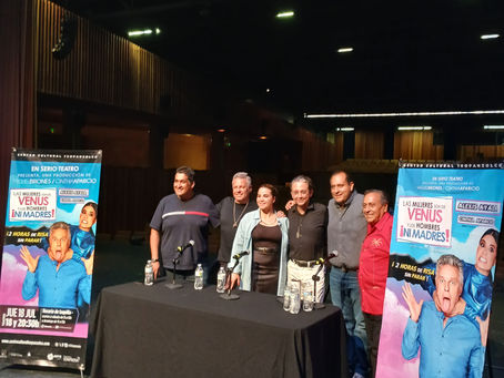 Conferencia de prensa con Cinthia Aparicio y Alexis Ayala.