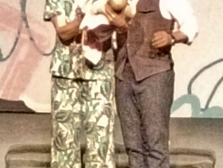 Fernanda Familiar y Yordi Rosado Fueron los Padrinos de la Obra Otra Vez Papa Protagonizada Por Adal Ramones y Ana Belena.