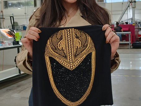 ¡Ay Güey! Lanza su Nueva Colección de Diversos Artículos Con la Imagen de Tinieblas Jr.