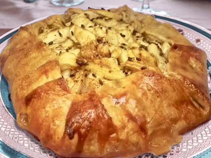 APPLE GALETTE WITH A HONEY-LAVENDER GLAZE