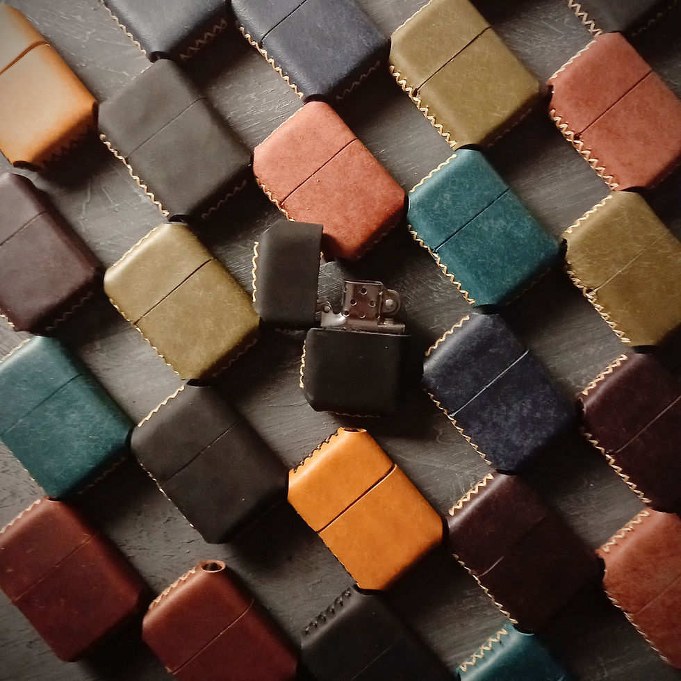 Küçük resim: siyah kartal desenli deri kilifli cakmak