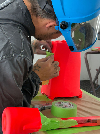 Røde spraylakkerte paneler