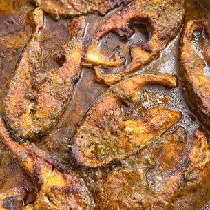 דגים ברוטב עשבי תיבול 