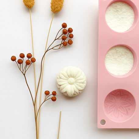 silikonform mit wc tabs und blüten