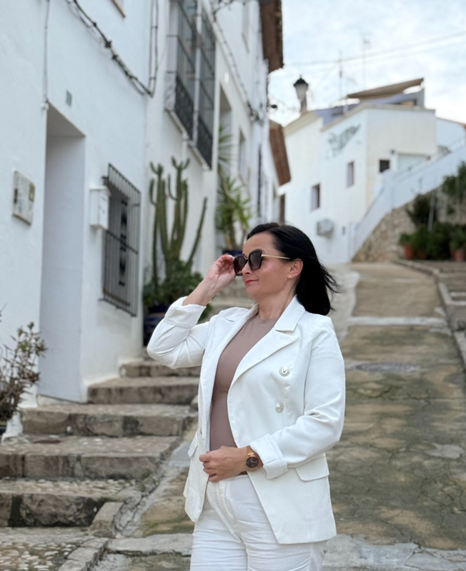 Jola Lawicka licencjonowany agent nieruchomosci w Hiszpanii