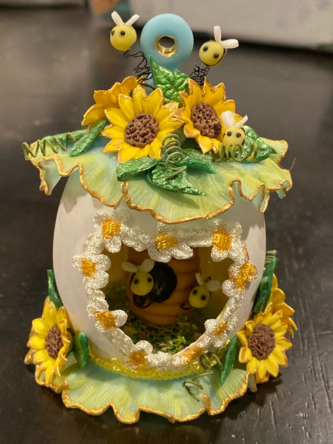 Lucy Barney Bee Sunflower Birdhouse