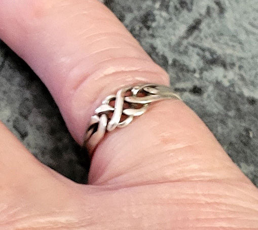 Puzzle ring.
