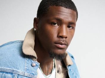 NFL Names Abercrombie & Fitch Official Fashion Partner