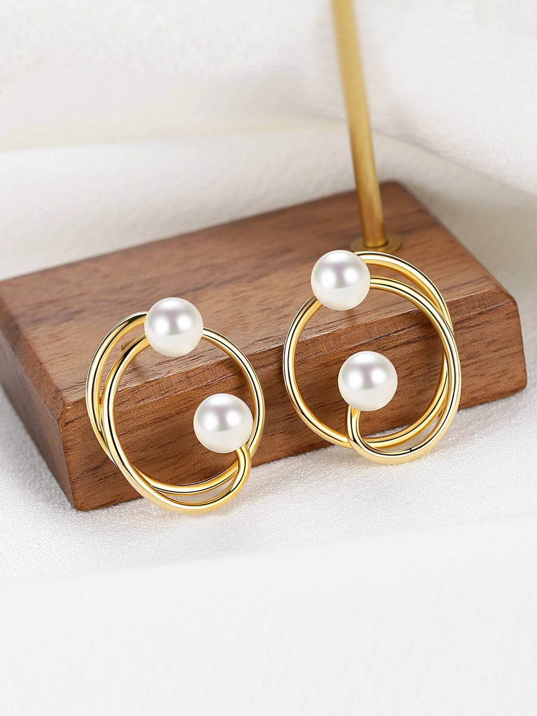 Elegant Shell Pear Earrings, Trendy and Unique S925 Sterling Silver Earrings