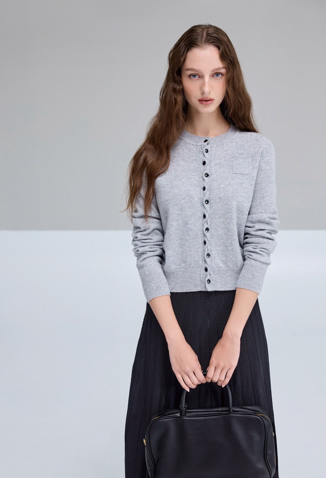 FIVE PENCE 微短版圓釦羊毛針織開襟衫