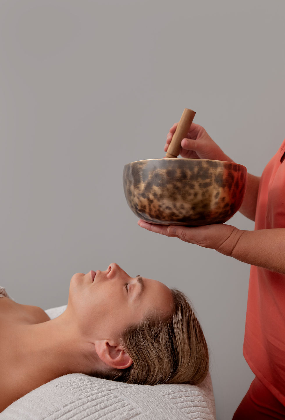 Sound therapy for skin therapists