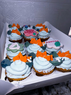 Stegosaurus cupcakes