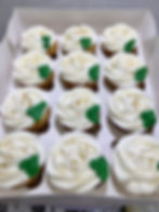 12 Vanilla Cupcakes