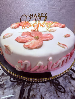 Fondant draped fruit cake