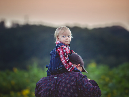 How To Prepare For The Perfect Outdoor Family Portrait Session