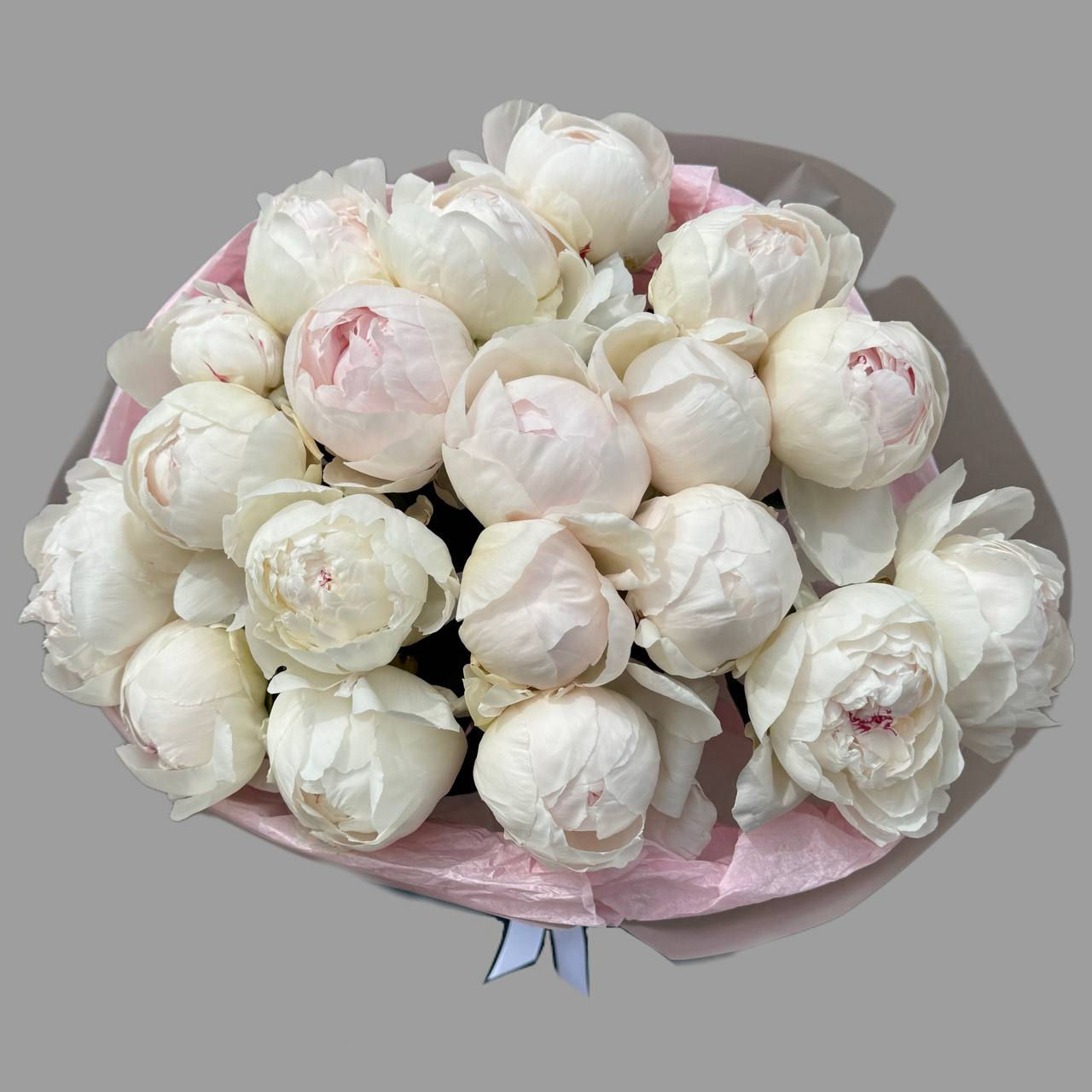 Bukiet białych peonii