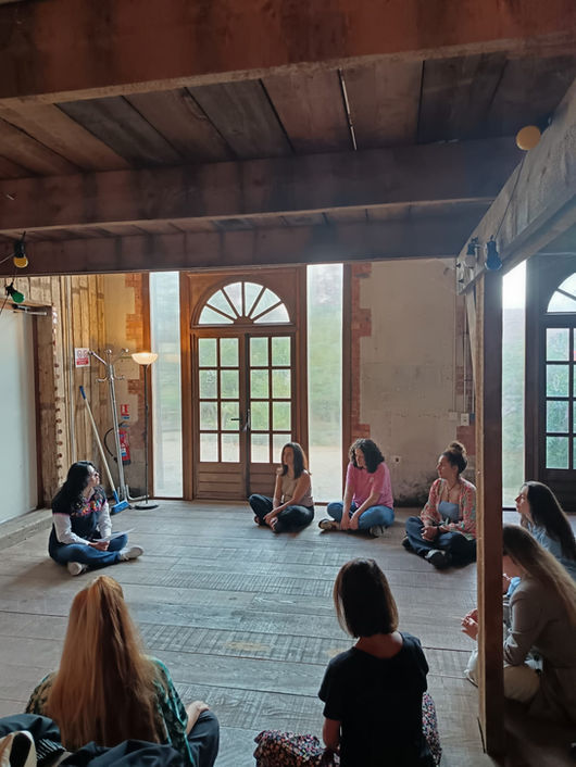 association-liens-créatifs, art-thérapie-Paris, peinture-thérapeutique, photo-thérapie, méditation-respiratoire-coaching