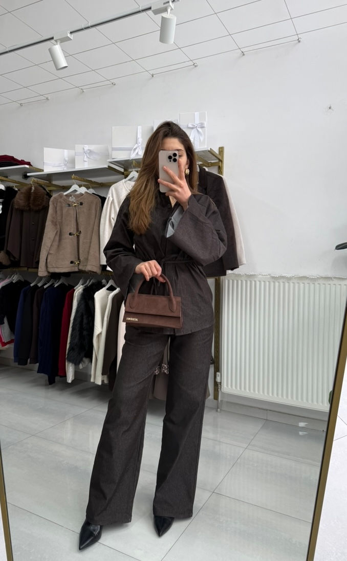 Küçük resim: MARKA TASARIMI YARASA KOL KUŞAKLI DENİM TAKIM