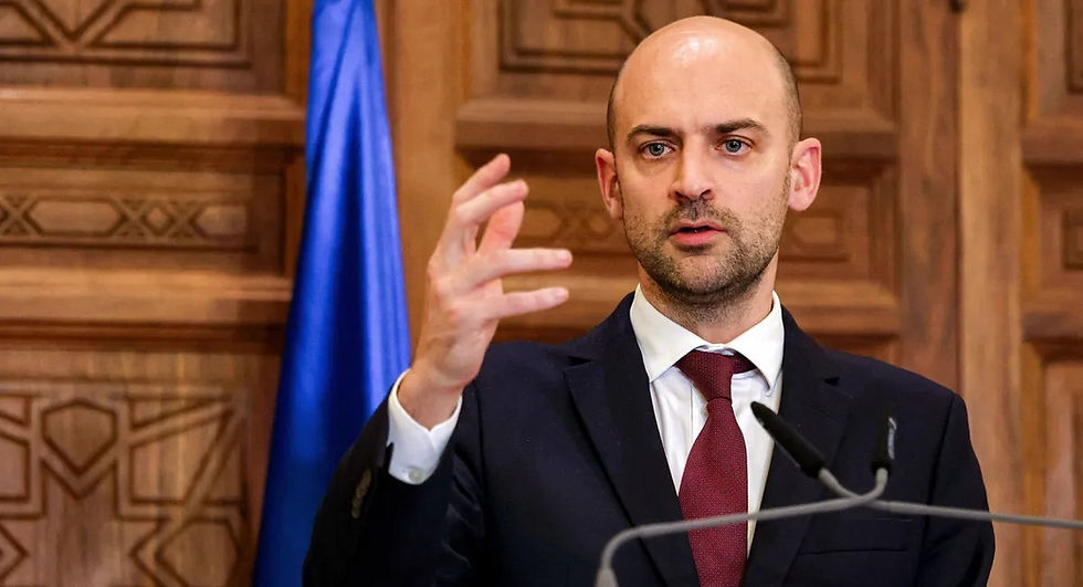 باريس تستدعي سفير ترامب.. مقتل "ديرانك" يشعل فتيل أزمة ثلاثية بين فرنسا والولايات المتحدة وإيطاليا