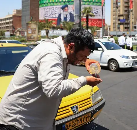الرئيس الإيراني يحذر: أزمة المياه قد تجبر 15 مليون شخص على مغادرة طهران