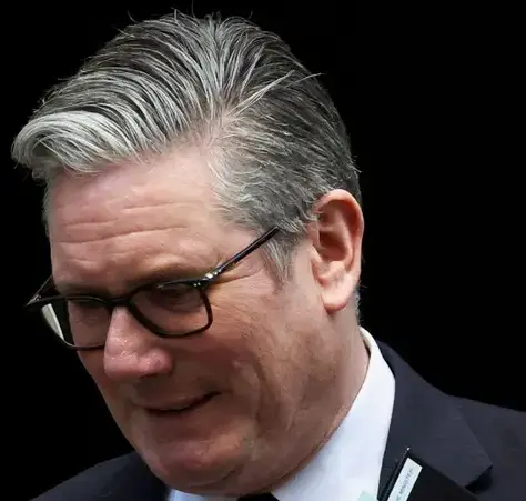 Accalmie de dernière minute : Trump accepte une trêve de deux semaines avec l'Iran ; Starmer en mission dans le Golfe