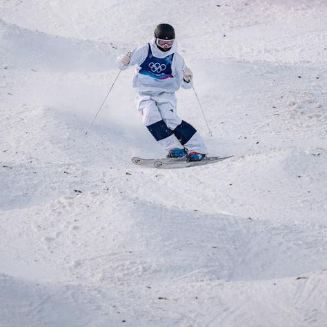 Defending champion Anthony's mistake hands moguls gold to Olympic debutant Lemley
