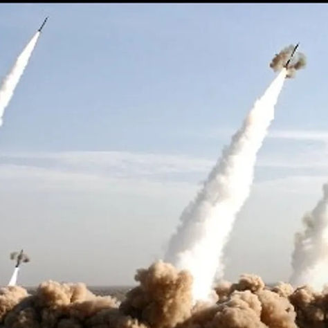 وسط إسرائيل تحت القصف الباليستي: قتيل وجرحى في الرشقة الصاروخية الإيرانية السابعة