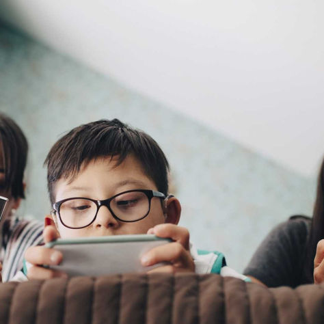 Une étude révèle l'impact de l'utilisation précoce du téléphone sur la santé mentale