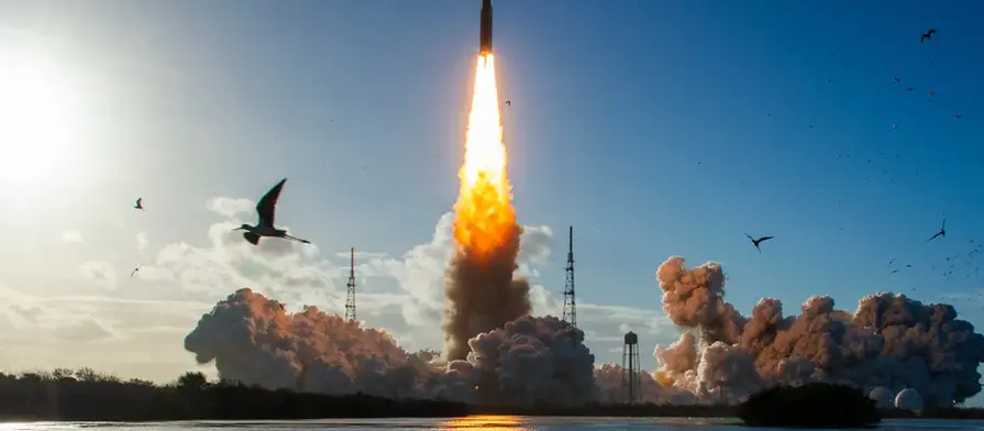 "العودة إلى القمر".. انطلاق مهمة "أرتميس 2" التاريخية وانقطاع مؤقت للاتصال يثير القلق في "ناسا"