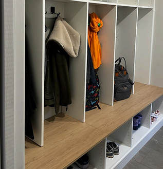 Mud room bench white.png