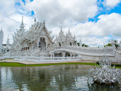 Visiting Wat Rong Khun in Chiang Rai: The Incredible White Temple in Thailand