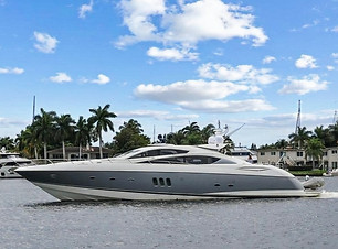 Mega Yacht - Predator 82' Charter Puerto