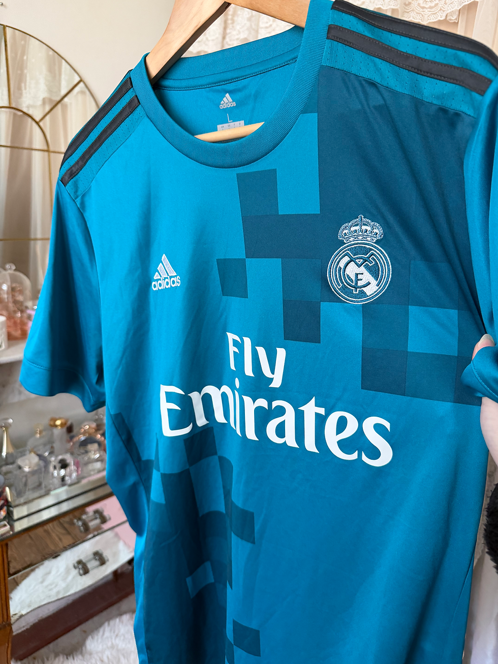 Miniature : Ensemble de foot adidas maillot et short  réal de Madrid taille l bleu en très