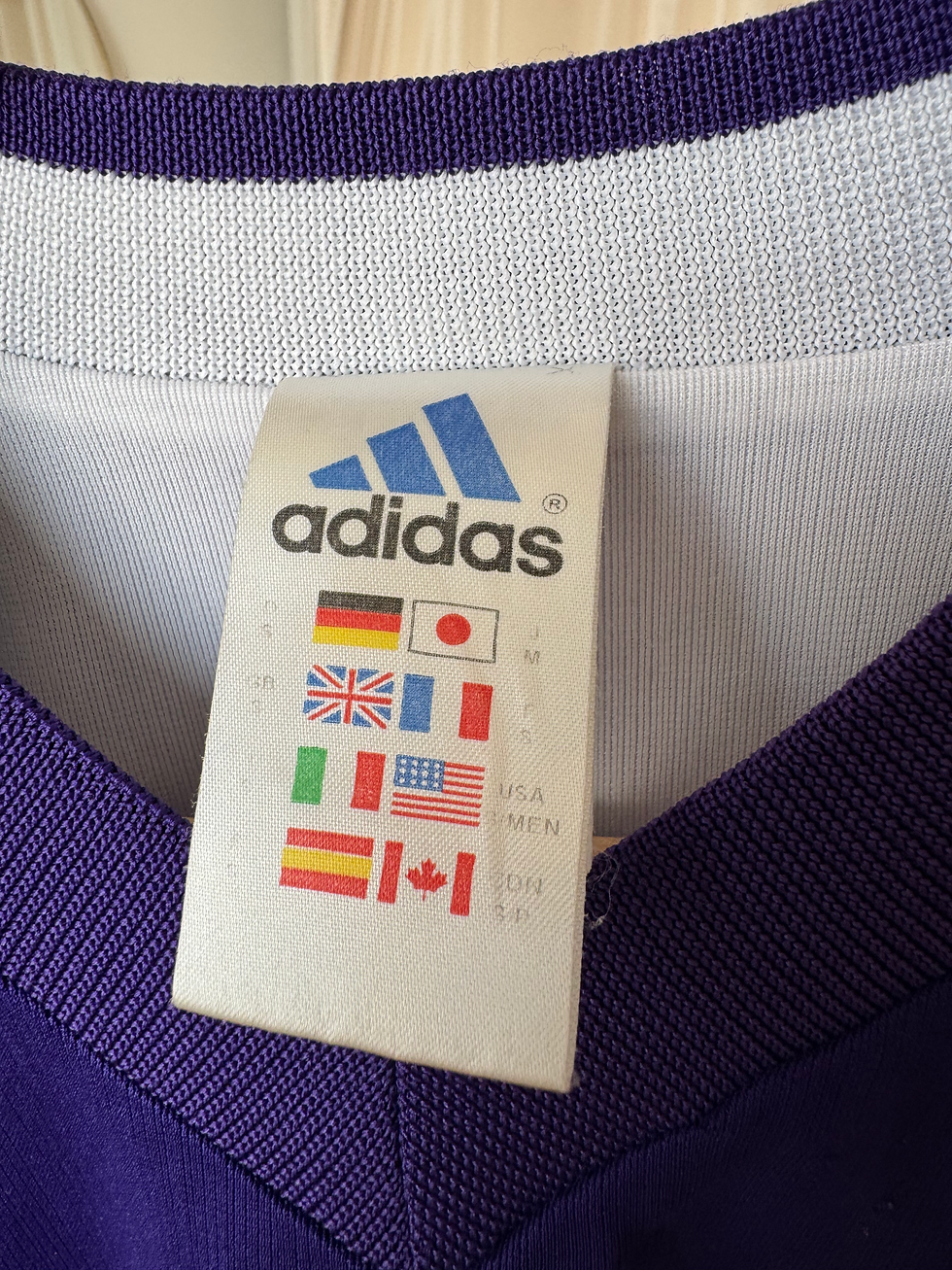 Miniature : Maillot adidas x réal de Madrid taille s violet en très bon état 