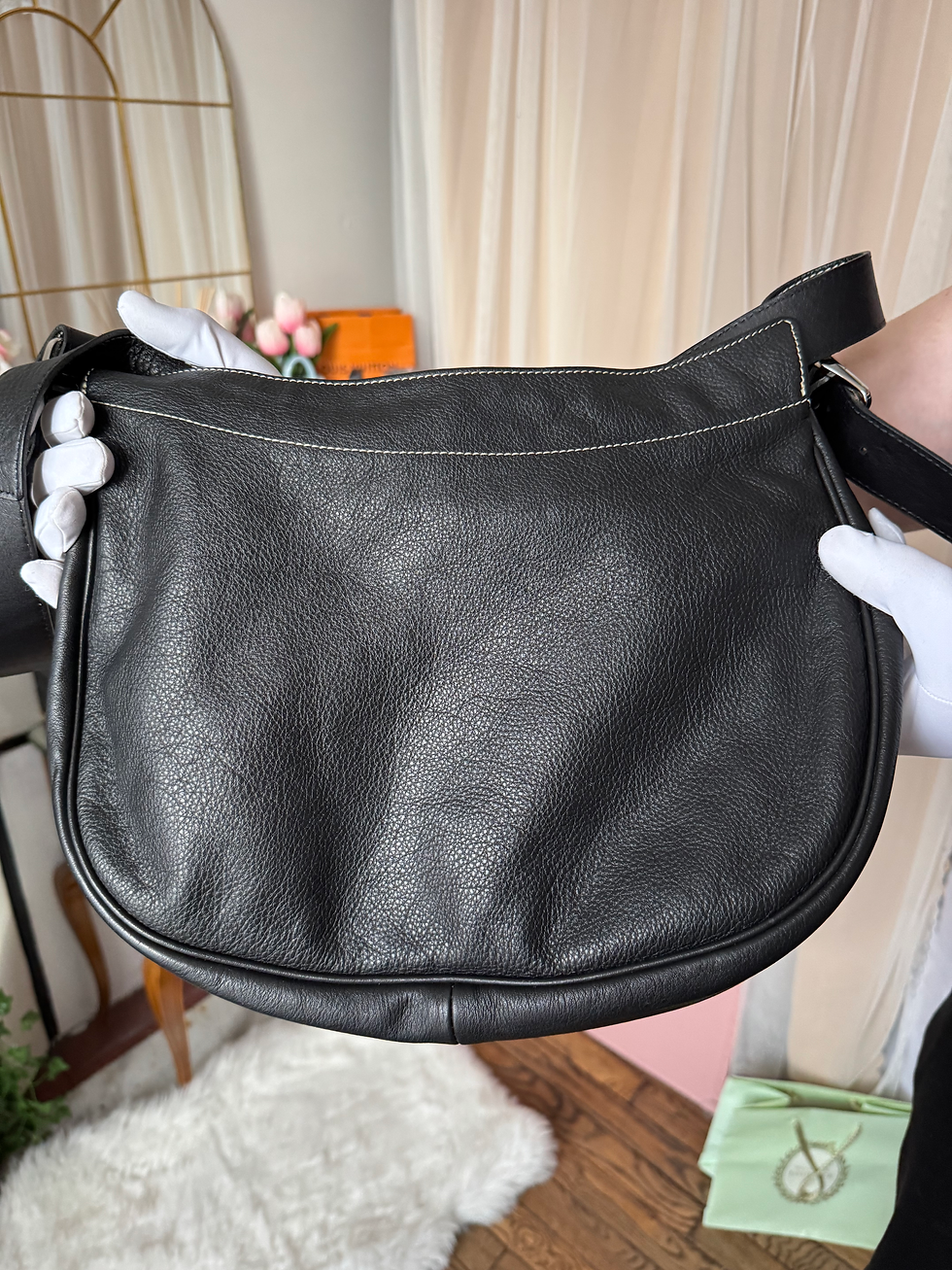 Miniature : Sac Longchamp noir en cuir en très bon état
